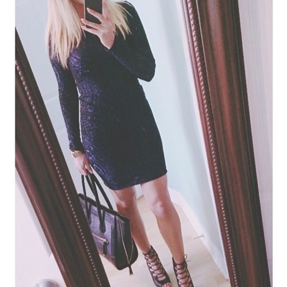 💙🖤Mid-thigh Dress🖤💙 - Picture 2 of 4